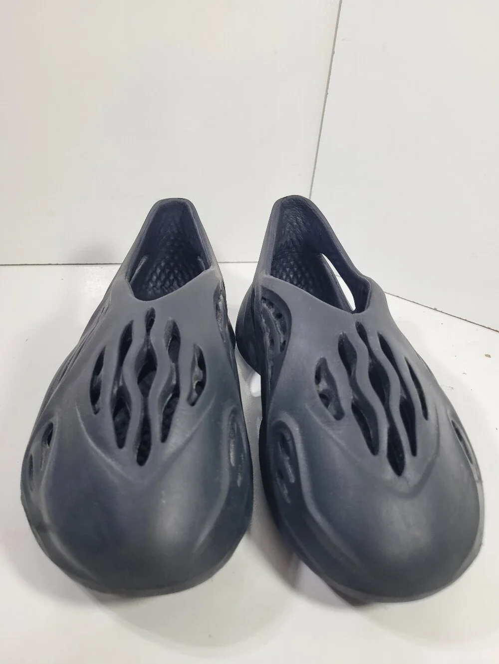 Adidas Yeezy Foam Runner Onyx 5.5 Men 7 Women Outsole 9.5